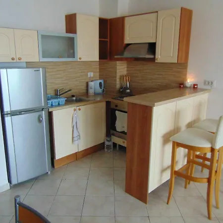 Studio In Sun Coast Apartment